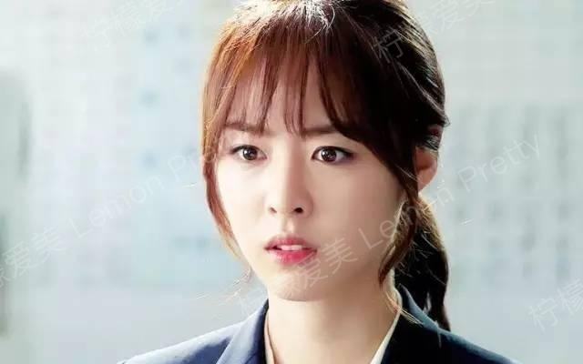 案例展示 术前 内双桃花眼 做了对细窄的开扇形双眼皮 术后 单看眼睛