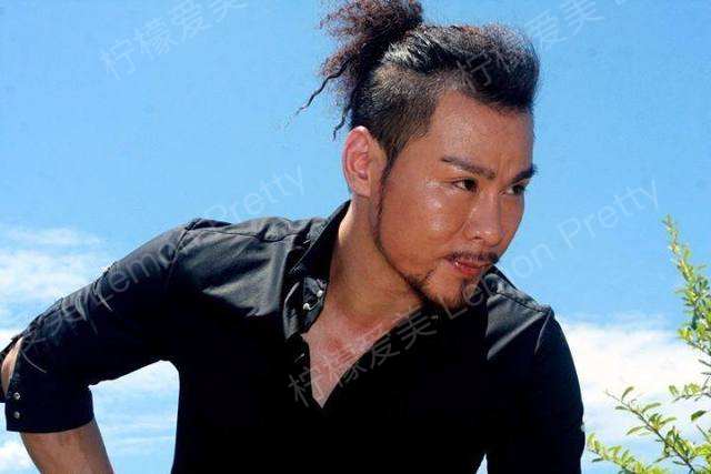 植发:男人的面子工程,种植胡须让你帅出新高度!