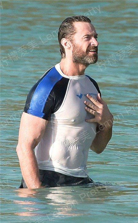 金刚狼度假激凸秀身材想这样有范儿进入夏天模式吗?