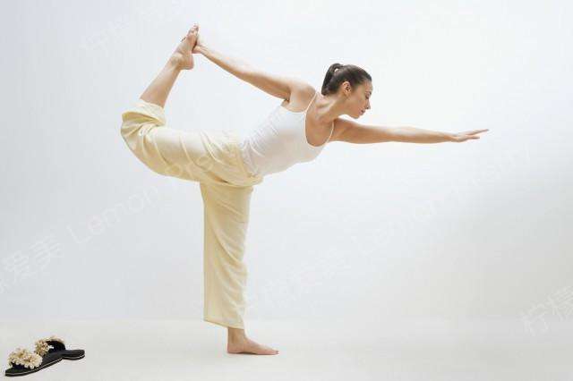 后踢腿对腰椎的好处 应该怎么做